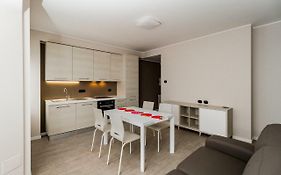 Lake Como Apartments
